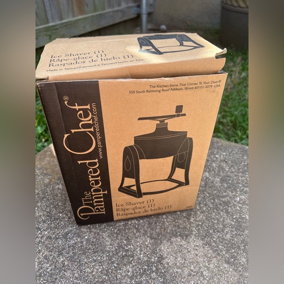 Pampered Chef Other - Pampered chef ice shaver
